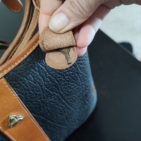 Galco leather stylish conceal and carry shoulder bag 🔥🔥🔥 - Picture 3 of 14